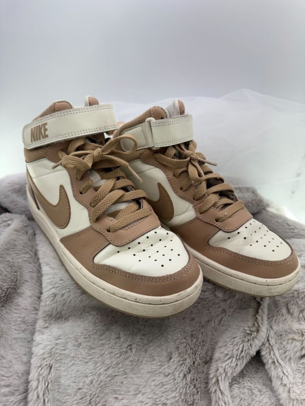 Nike Court Borough Mid 2 Youth Sneaker Tennis Shoes - Beige & White US 5Y
